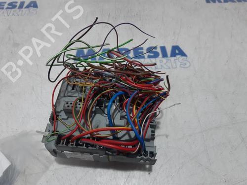 Used Fuse box OPEL COMBO Box Body/MPV (X12) 1.3 CDTI (B05) (90 hp) 31484953