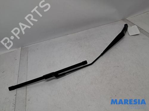 Used Front windshield wiper arm ALFA ROMEO GIULIETTA (940_) 1.4 TB (940FXB1A, 940FXB11) (170 hp) 31419795
