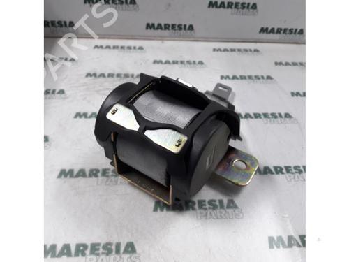 rear-center-seatbelt-renault-scenic-i-mpv-ja01_-fa0_-1999-2000-2001-2002-2003-2004-2005-2006-2007-2008-2009-2010-31396263 main image