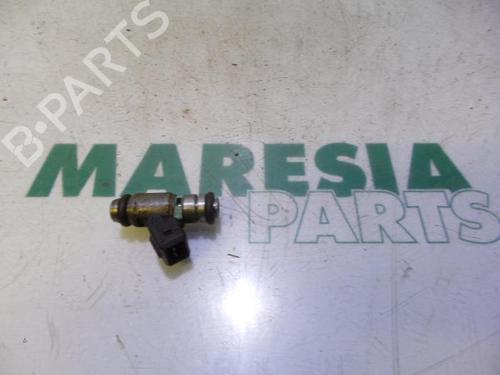 injector-fiat-punto-188_-1999-2000-2001-2002-2003-2004-2005-2006-2007-2008-2009-2010-2011-2012-31490340 main image