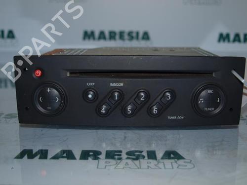 Used Radio RENAULT MEGANE II Estate (KM0/1_) 2.0 (135 hp) 31390898