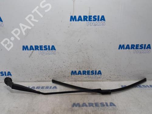 Used Front windshield wiper arm CITROËN C4 Grand Picasso II (DA_, DE_) 1.6 BlueHDi 120 (120 hp) 31513392