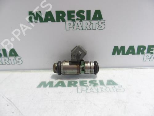 Used Injector FIAT PUNTO (188_) 1.2 60 (188.030, .050, .130, .150, .230, .250) (60 hp) 31455917