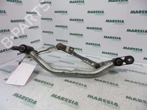 Used Front wipers mechanism RENAULT TWINGO II (CN0_) 1.2 (CN0D) (58 hp) 31383111