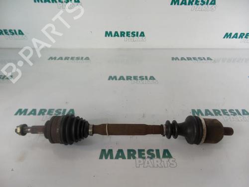 left-front-driveshaft-renault-megane-scenic-ja01_-1996-1997-1998-1999-2000-2001-31426270 main image
