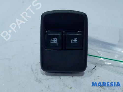 Used Switch OPEL VIVARO B Van (X82) 1.6 CDTI (05) (125 hp) 31386582