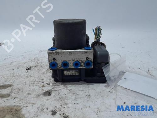 Used ABS pump PEUGEOT EXPERT Van (VF3A_, VF3U_, VF3X_) 1.6 HDi 90 16V (90 hp) 31424700