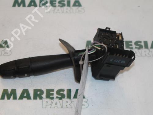 steering-column-stalk-renault-clio-ii-bb_-cb_-1998-1999-2000-2001-2002-2003-2004-2005-2006-2007-2008-2009-2010-2011-2012-2013-2014-2015-2016-31453487 main image