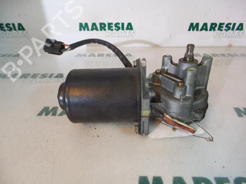 Used Front wiper motor RENAULT TWINGO I (C06_) 1.2 (C063, C064) (55 hp) 31495185