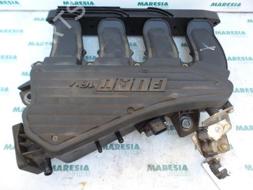 Used Injection rail FIAT STILO Multi Wagon (192_) 1.6 16V (103 hp) 31454007