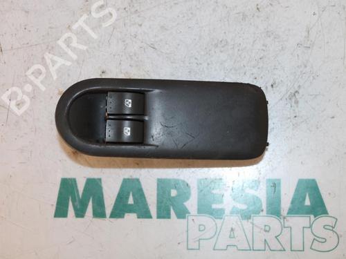 switch-renault-megane-ii-bm01_-cm01_-2001-2002-2003-2004-2005-2006-2007-2008-2009-2010-2011-2012-31428274 main image