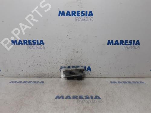 electronic-sensor-renault-trafic-iii-van-fg_-2014-31472180 main image