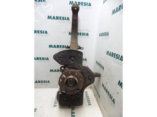 left-front-steering-knuckle-alfa-romeo-156-932_-1997-1998-1999-2000-2001-2002-2003-2004-2005-31397199 main image