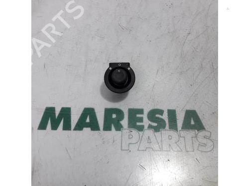 Spejlkontakt RENAULT MASTER III Van (FV) 2.3 dCi 125 FWD (FV0C, FV0D, FV0G, FV0H, FV0J, FV0K,... (125 hp) 31385011