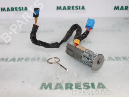 Used Ignition barrel PEUGEOT 206 Hatchback (2A/C) 1.4 i (75 hp) 31446558