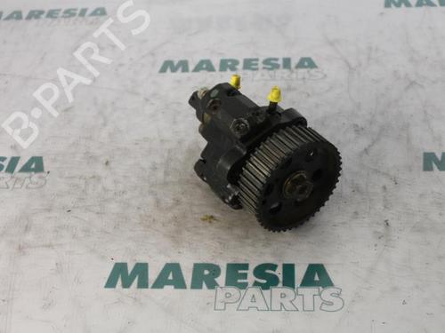 Used Fuel pump ALFA ROMEO 156 (932_) 1.9 JTD (932B2) (105 hp) 31526929