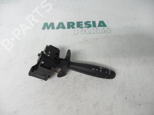 Used Steering column stalk RENAULT CLIO II (BB_, CB_) 1.2 (BB0A, BB0F, BB10, BB1K, BB28, BB2D, BB2H, CB0A,... (58 hp) 31395767