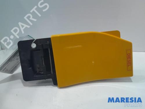 fuel-flap-renault-trafic-iii-van-fg_-2014-31402901 main image