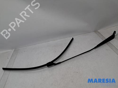 Used Front windshield wiper arm PEUGEOT 5008 (0U_, 0E_) 1.6 HDi (114 hp) 31427571