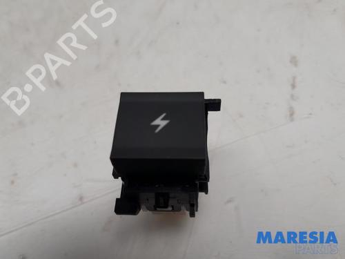 switch-citroen-c4-iii-ba_-bb_-bc_-2020-31510644 main image