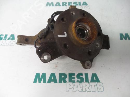 Used Left front steering knuckle RENAULT SCÉNIC III (JZ0/1_) 1.4 16V (JZ0F, JZ1V) (131 hp) 31401130