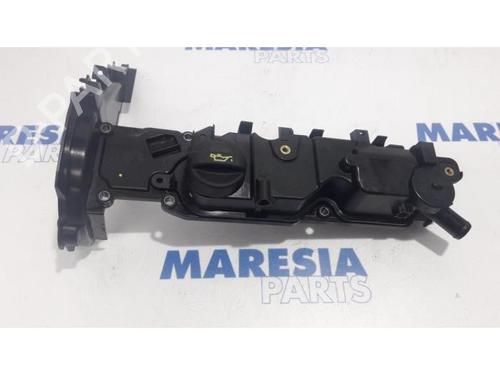 Used Valve cover CITROËN C4 CACTUS 1.6 BlueHDi 100 (99 hp) 31446648