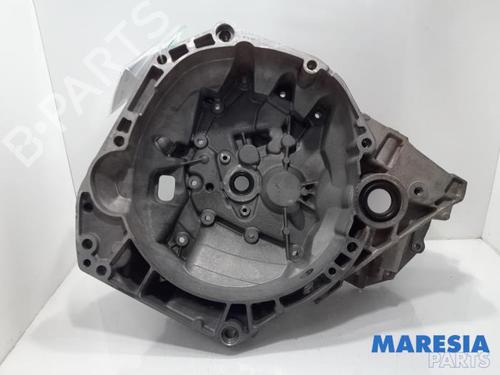Used Manual Gearbox (For Parts) RENAULT CLIO IV Grandtour (KH_) 0.9 TCe 90 (90 hp) 31471627