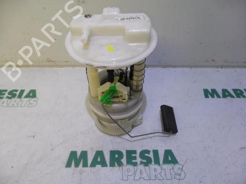 Used Fuel pump RENAULT TWINGO II (CN0_) 1.2 16V (CN0K, CN0V, CN0A) (76 hp) 31460557