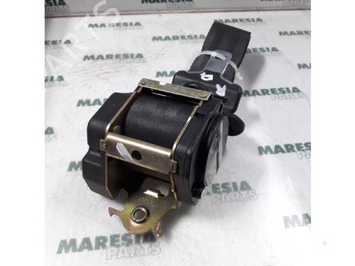Sikkerhedssele bag højre PEUGEOT 206 Hatchback (2A/C) 1.4 i (75 hp) 31384660