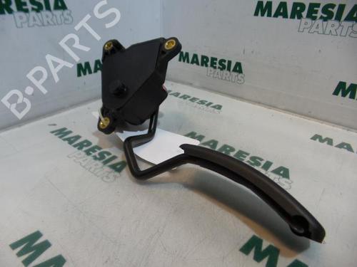 electronic-module-renault-clio-iii-br01-cr01-2005-2006-2007-2008-2009-2010-2011-2012-2013-2014-31405405 main image