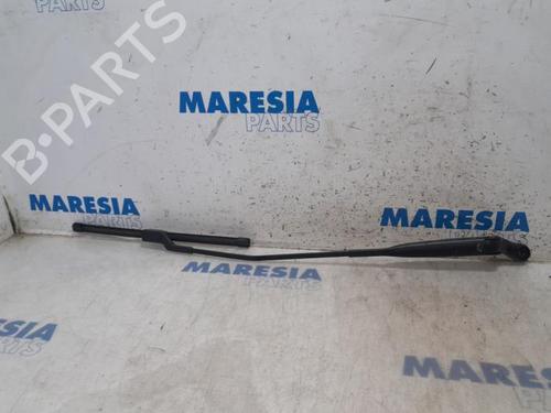 brazo-limpia-delantero-fiat-500-312_-2007-31389704 main image