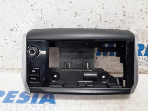 Used Control unit PEUGEOT 208 I (CA_, CC_) 1.2 VTI 82 (82 hp) 31501803