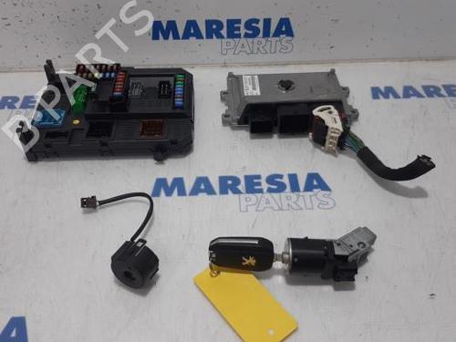 Used Engine control unit (ECU) PEUGEOT 208 I (CA_, CC_) 1.2 VTI 82 (82 hp) 31515333