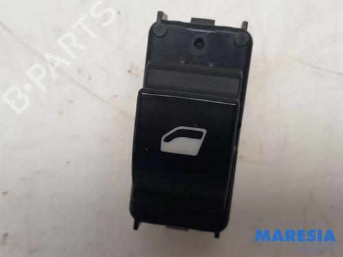 Used Switch OPEL VIVARO C Van (K0) 1.5 (102 hp) 31470237