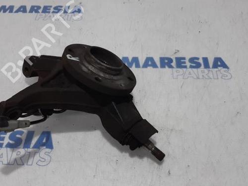 Used Right front steering knuckle PEUGEOT 5008 (0U_, 0E_) 1.6 16V (120 hp) 31421758