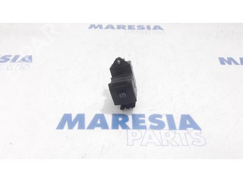 Used Switch RENAULT GRAND SCÉNIC III (JZ0/1_) 1.5 dCi (JZ09, JZ0D, JZ10, JZ14, JZ1G, JZ29, JZ2C) (110 hp) 31485574