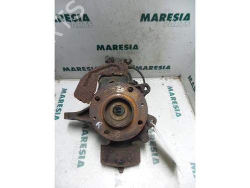 Used Right front steering knuckle PEUGEOT 406 (8B) 1.8 16V (110 hp) 31463424