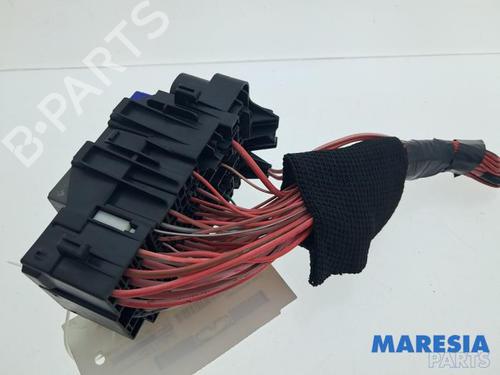 Fuse box RENAULT ZOE (BFM_) ZOE | BP37524050E1 - Image 2