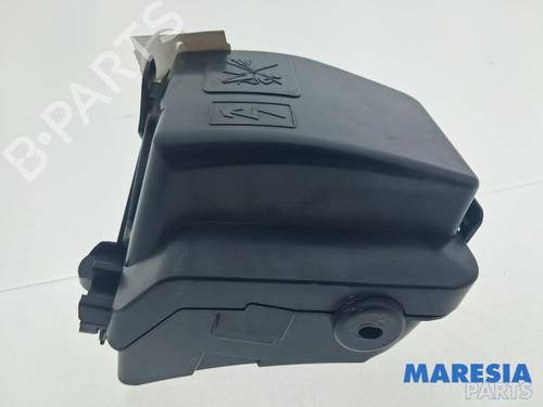 Sikringsdåse Sikringsdåse RENAULT CAPTUR I (J5_, H5_) 0.9 TCe 90 (90 hp) 39725986 39725986