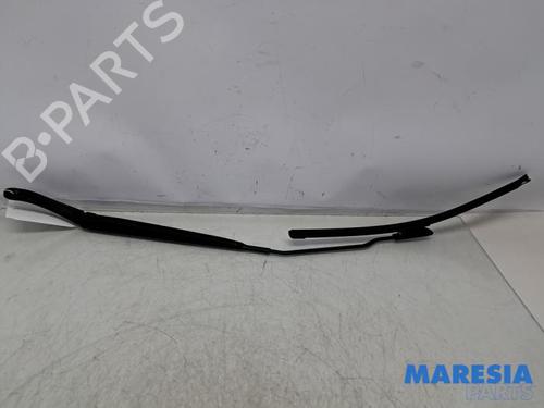 Bras d'essuie-glace avant RENAULT MEGANE IV Hatchback (B9A/M/N_) 1.2 TCe 130 (B9MR) (130 hp) 32011958