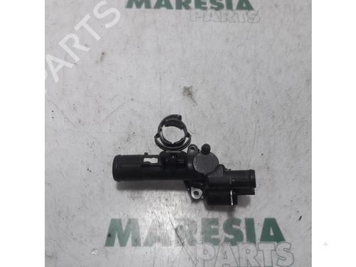 Used Thermostat housing RENAULT SCÉNIC II (JM0/1_) 1.5 dCi (JM1E, JM16) (106 hp) 31394408
