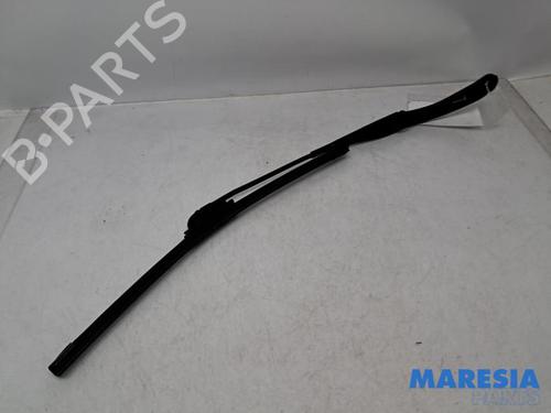 front-windshield-wiper-arm-dacia-sandero-ii-2012-31415990 main image