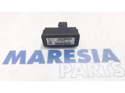 Used Electronic module RENAULT SCÉNIC III (JZ0/1_) 1.5 dCi (110 hp) 31511833
