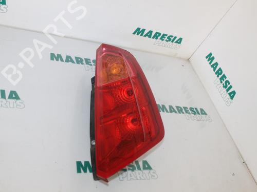 right-taillight-fiat-grande-punto-199_-2005-31490198 main image