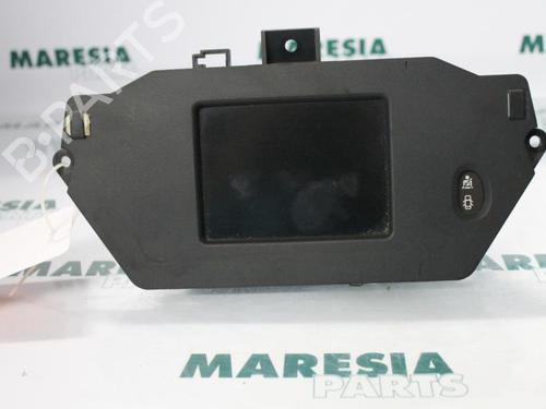 display-monitor-renault-scenic-i-mpv-ja01_-fa0_-1999-2000-2001-2002-2003-2004-2005-2006-2007-2008-2009-2010-31391517 main image