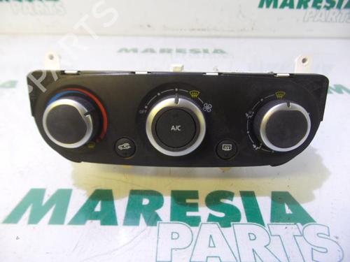 climate-control-renault-clio-iv-bh_-2012-2013-2014-2015-2016-2017-2018-2019-2020-2021-31474592 main image