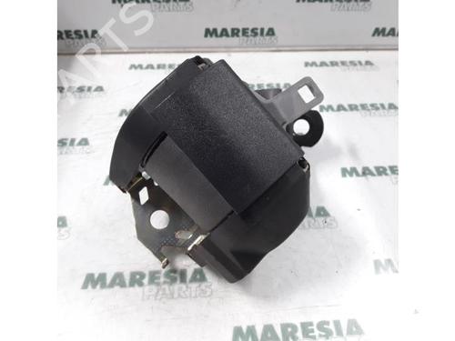 Used Rear left seatbelt RENAULT CLIO I (B/C57_, 5/357_) 1.2 (5/357Y, 5/357K) (58 hp) 31429103