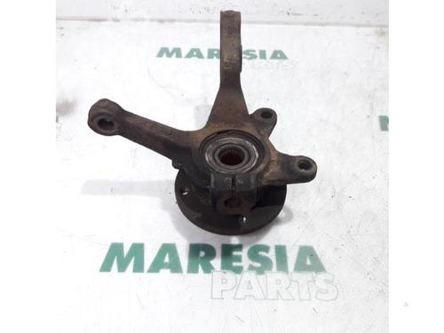Used Left front steering knuckle RENAULT TWINGO I (C06_) 1.2 (C066, C068) (58 hp) 31408419