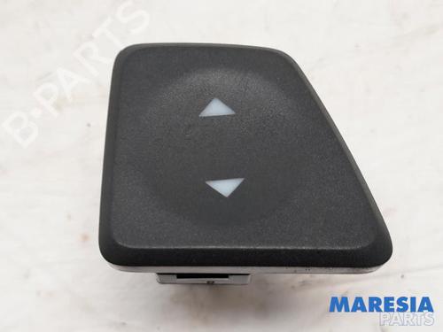 Used Left front window switch FIAT 500 (312_) 1.2 (312AXA1A) (69 hp) 31484576
