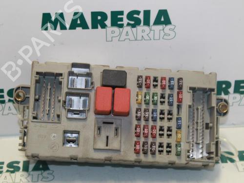 Used Fuse box FIAT PUNTO (188_) 1.2 60 (188.030, .050, .130, .150, .230, .250) (60 hp) 31509452